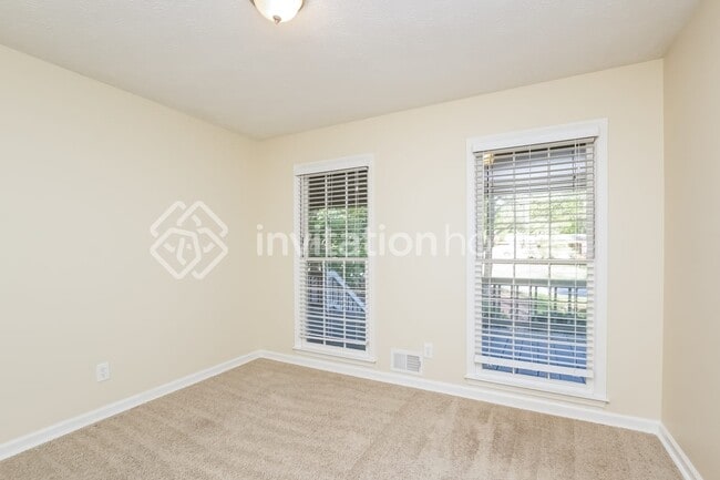 Building Photo - 260 Lantern Ridge Ct