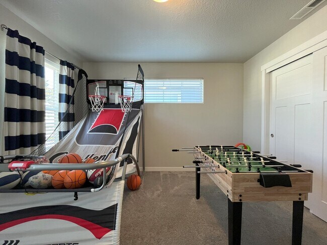 Building Photo - Spacious 3-Bedroom + Loft Home with Modern...