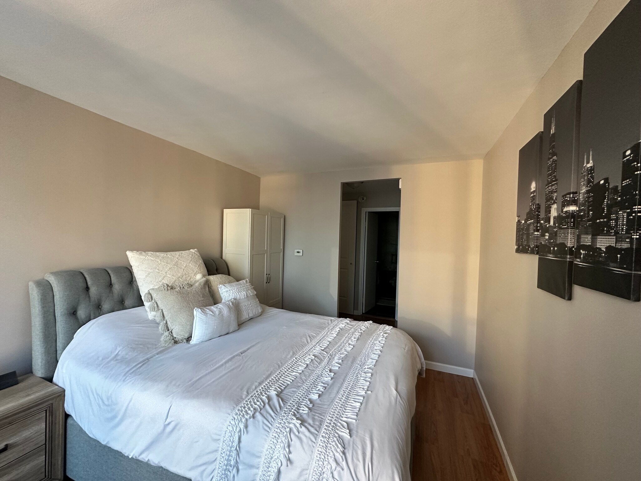 Building Photo - 400 E Randolph St