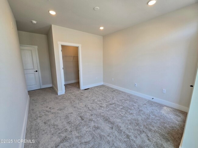 Building Photo - 1403 Kingsley St