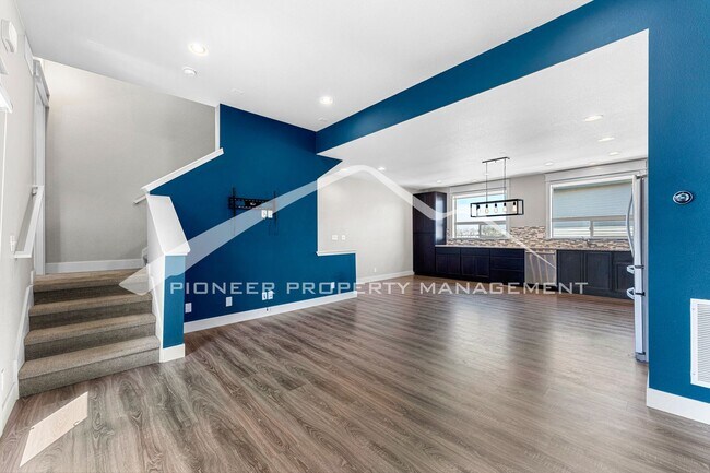 Building Photo - Beautiful Townhome with 2 Car Garage and Central A/C