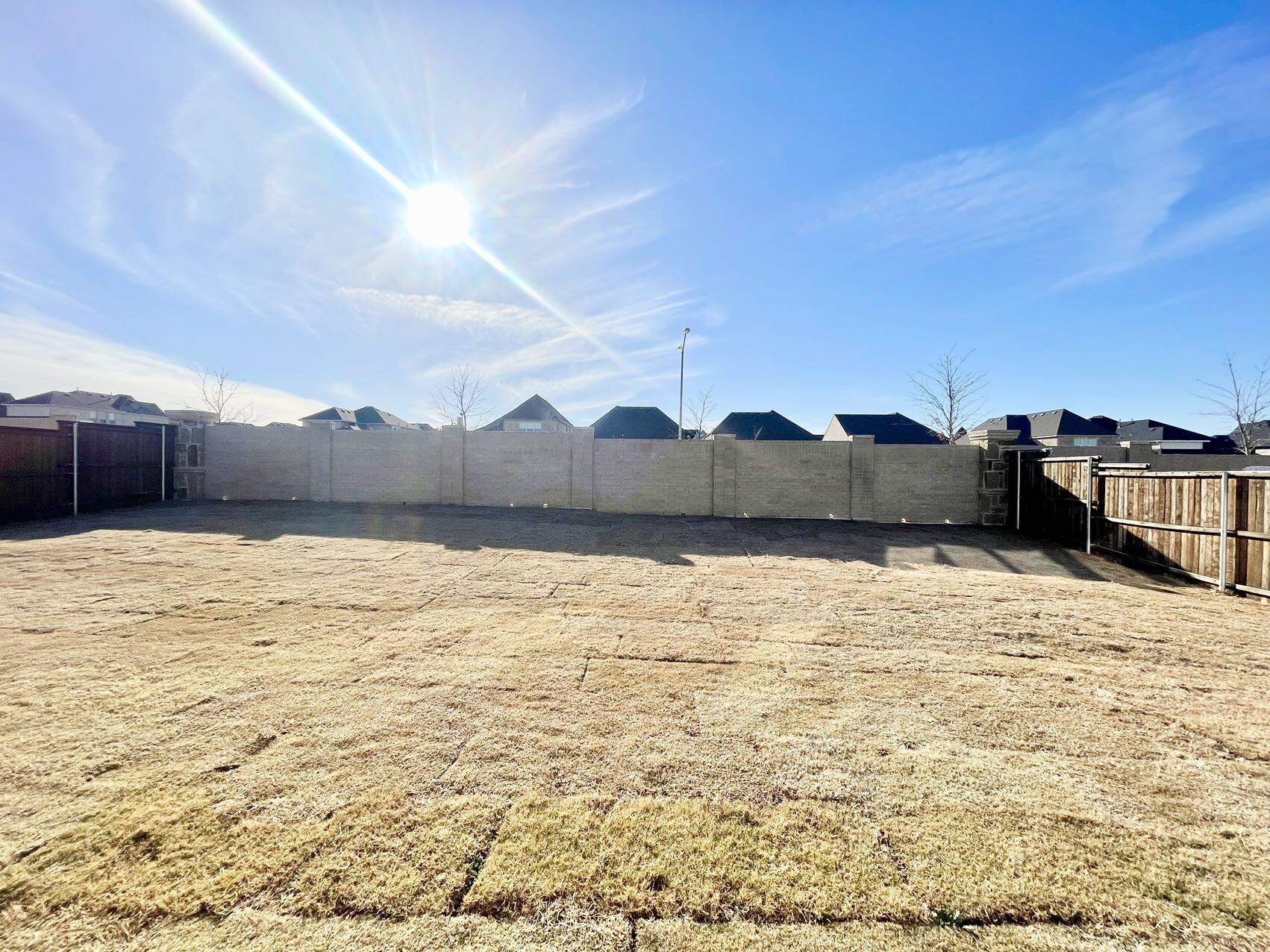 Building Photo - 16643 Chadwell Dr