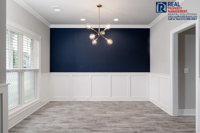 Building Photo - 3527 Pershing Dr