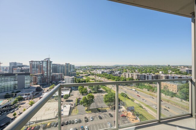 Building Photo - Beautiful 15th floor condo at TwelveTwelve