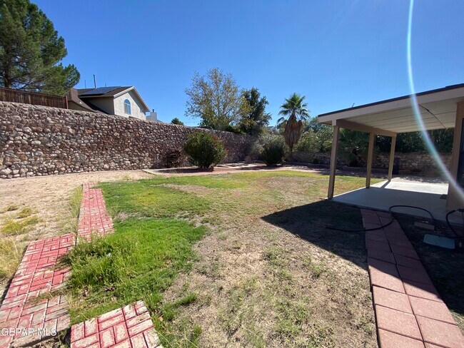 Building Photo - 812 Merriman Dr