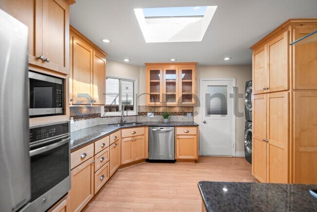 Building Photo - 16498 LG Almaden Road