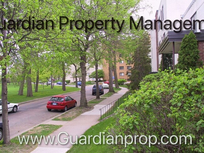 Building Photo - Bde Maka Ska Town Home, Just Renovated , Garage Space Included, Heat Paid, Dishwasher, W/D.