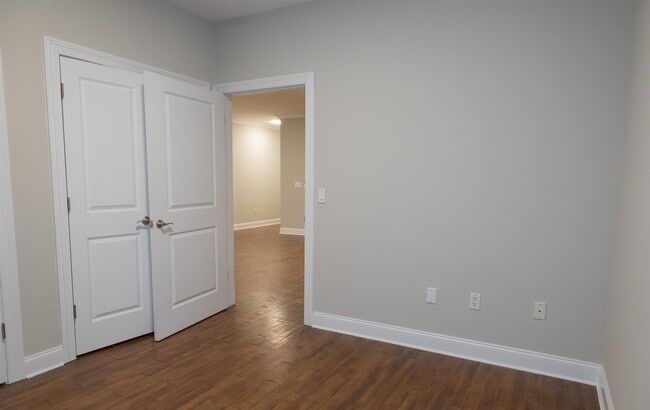 Building Photo - 316 51st St