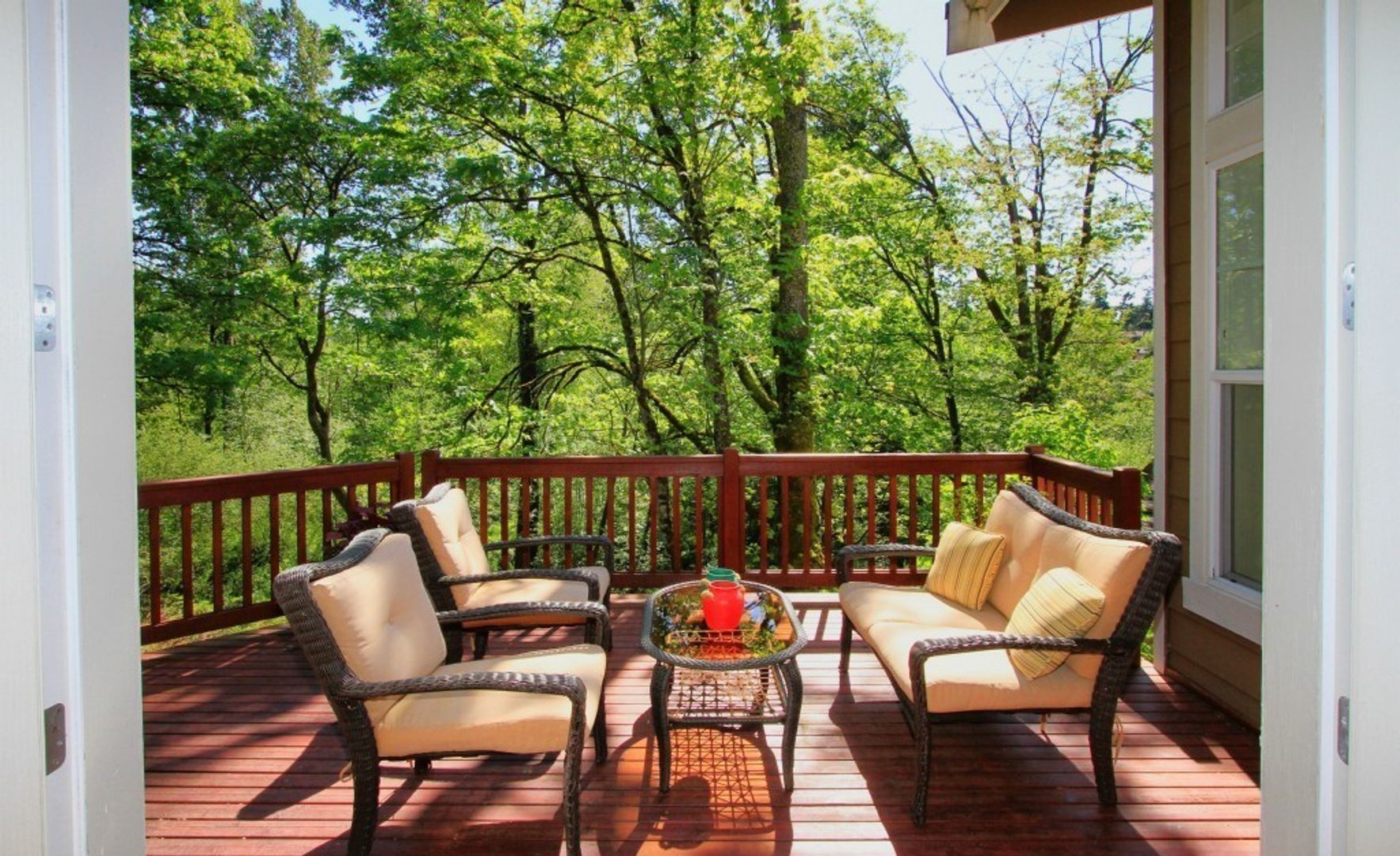 Building Photo - Live the Dream in Kirkland! Luxurious Home For Rent