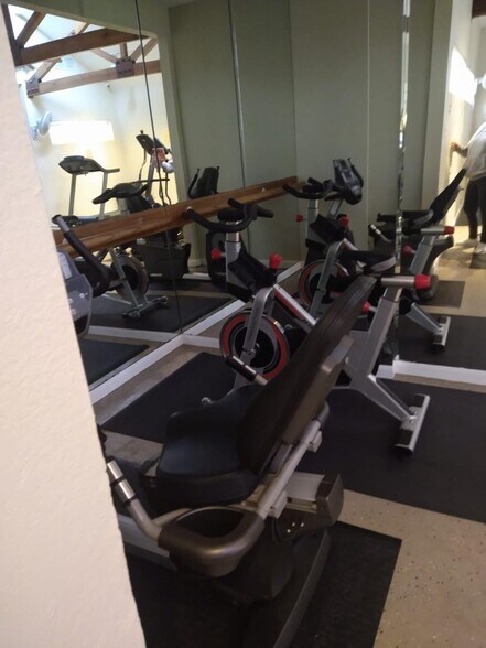 Building Photo - 1108 Harwell Dr