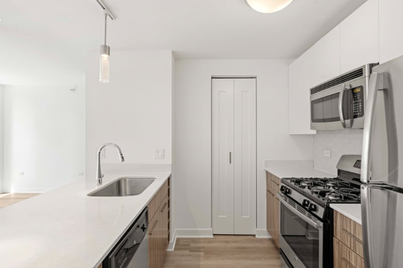 Building Photo - 356 W Wolf Point Plaza