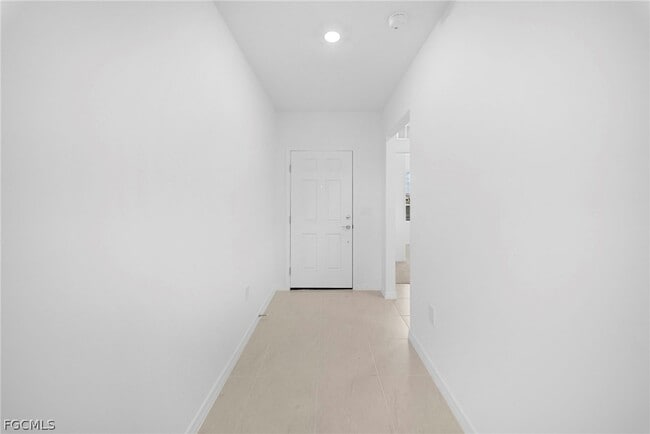 Building Photo - 258 Silent Lk Dr