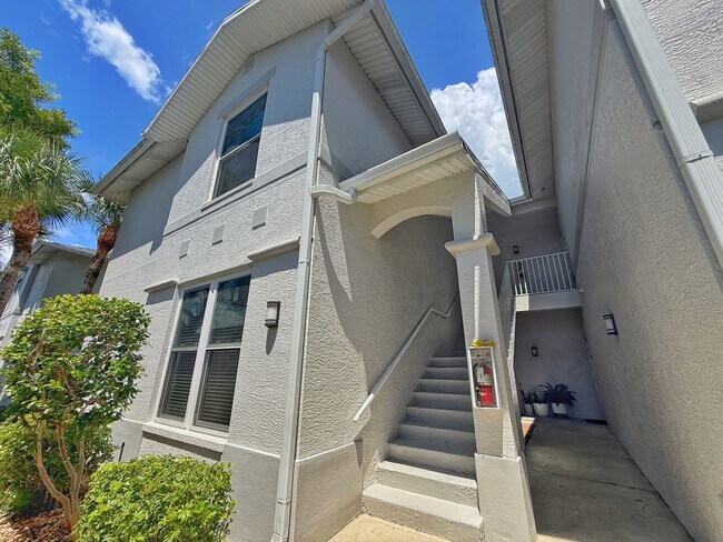 Building Photo - 1310 Charleston Square Dr