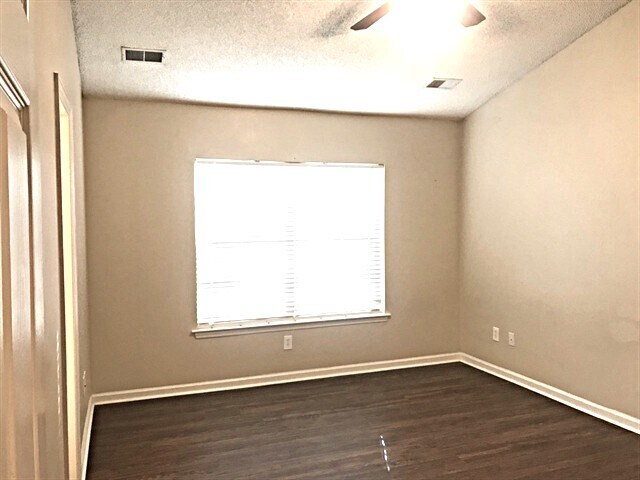 Building Photo - 111 Kilpatrick Ct