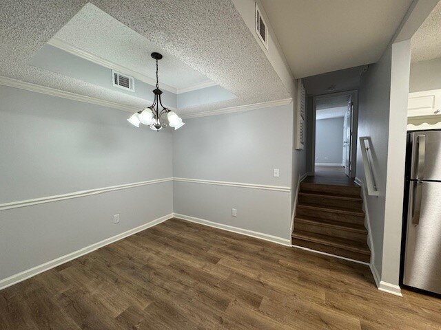 Building Photo - Beautiful 2 bedroom townhouse located at F...