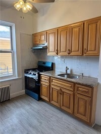 Building Photo - 1923 Bay Ridge Pkwy