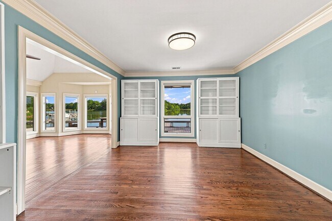 Building Photo - 4421 Carlton Ct