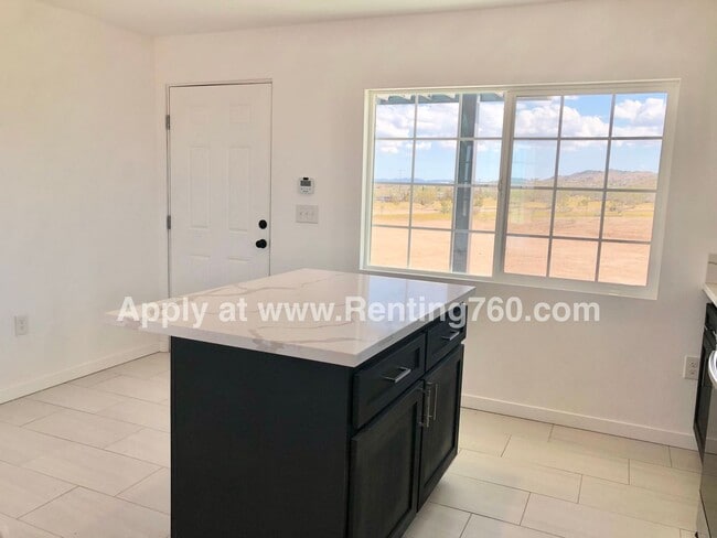 Building Photo - Modern & Updated 1 Bed Home!!!