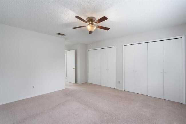 Building Photo - 2204 Silver Spur Dr
