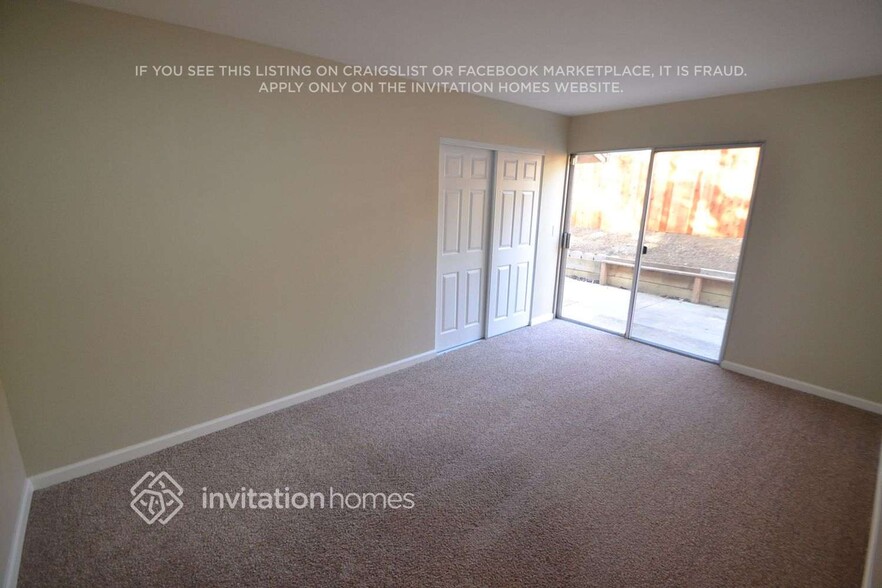 Building Photo - 563 Burlington Dr