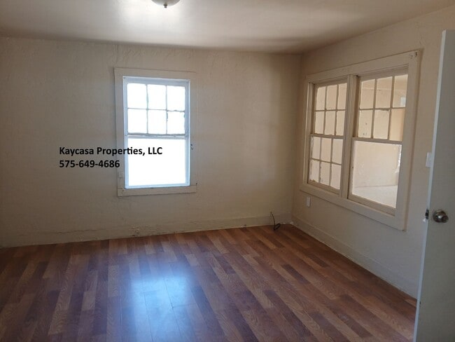 Building Photo - 1 Bedroom House Near Downtown