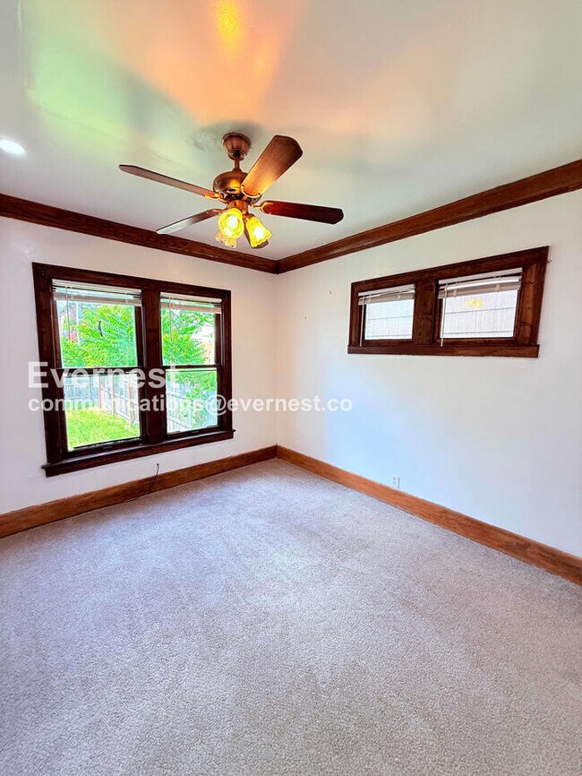 Building Photo - 4 Bed/2 Bath Home with Fenced Yard / Vouchers Accepted / Available Soon!