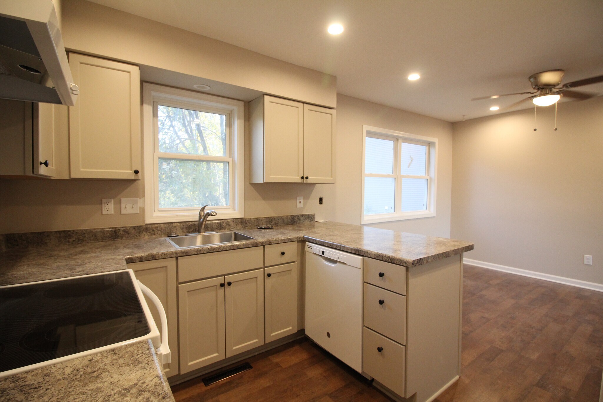 Building Photo - 4926 Madison Ave