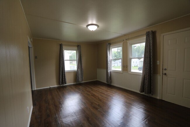 Building Photo - 2406-2406 Flint Hills Dr