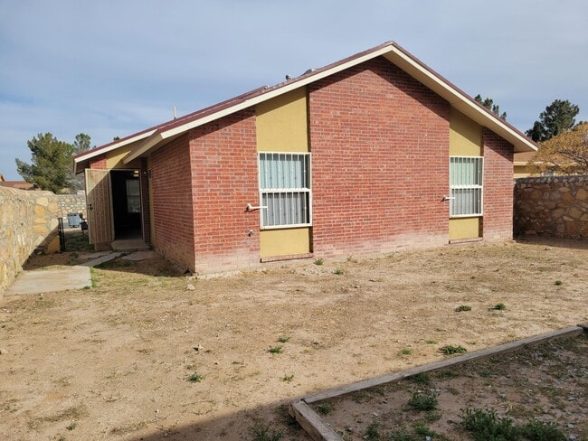 Building Photo - 3605 Tierra Zafiro Dr