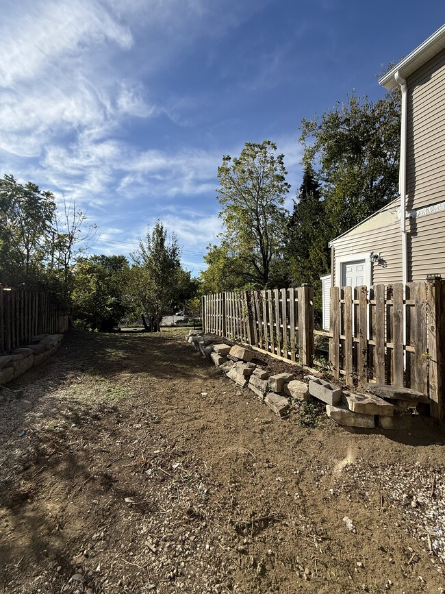 Building Photo - 4509 Fenwick Ave