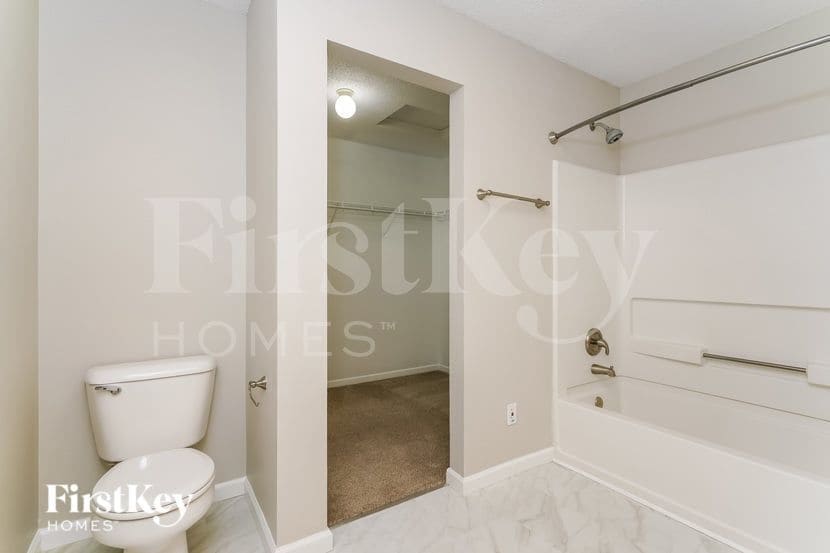 Building Photo - 6909 Maywood Cir