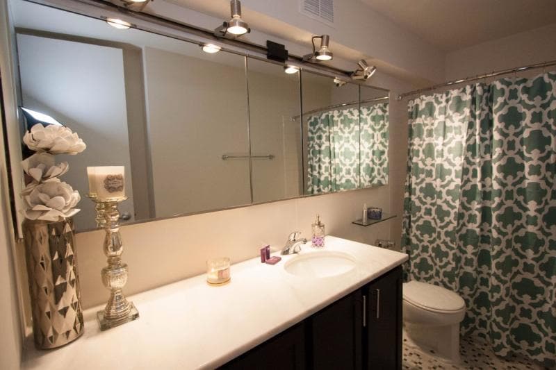 Building Photo - 850 N Dewitt Pl