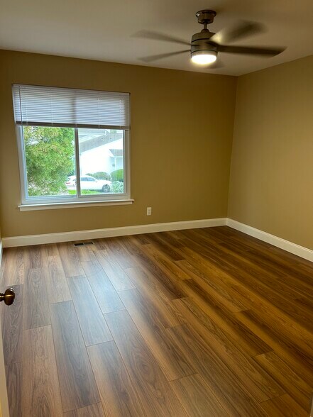 Building Photo - 13 Inwood Ter