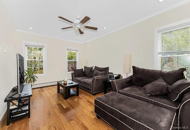 Building Photo - 5631 Post Rd