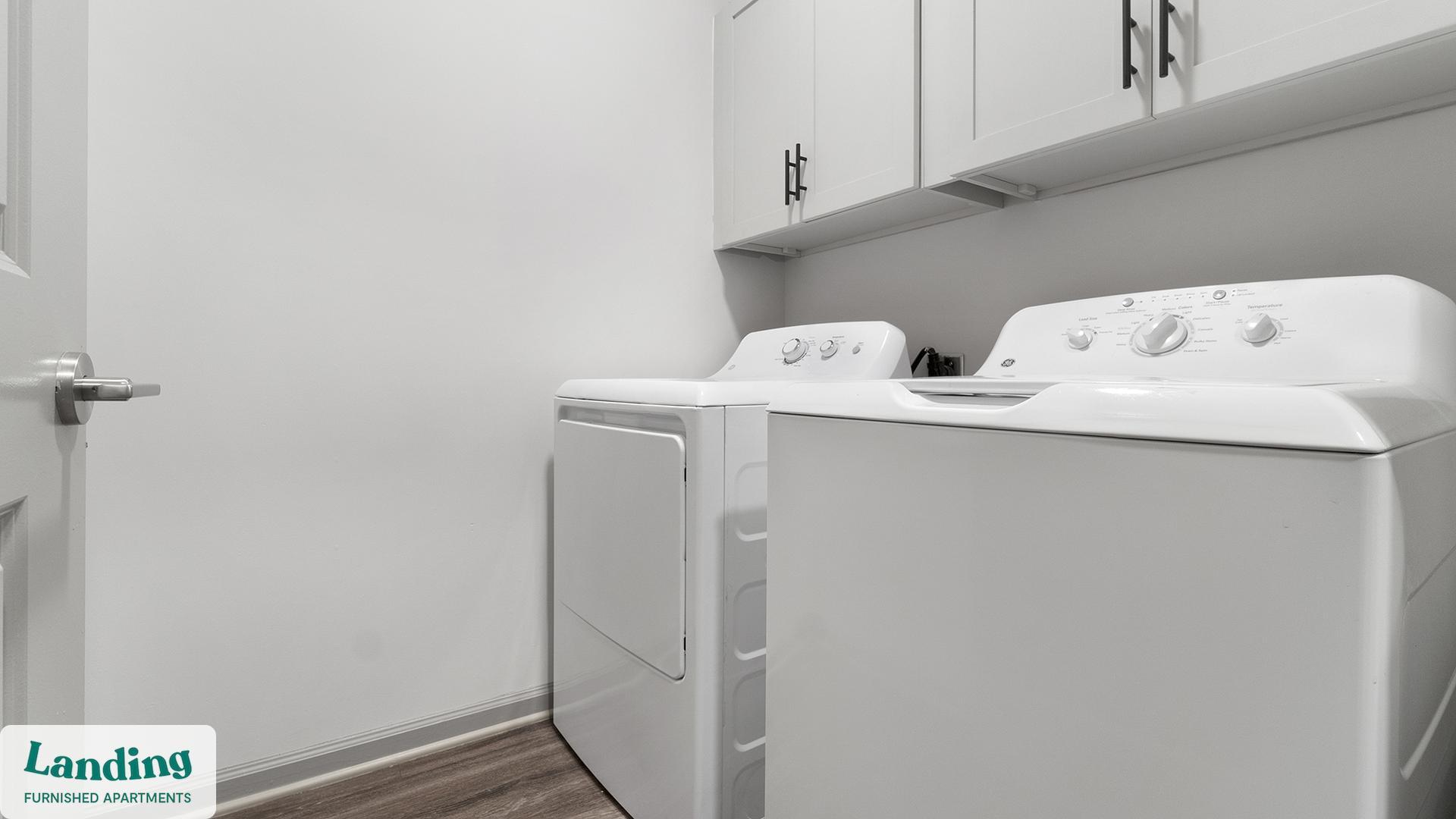 Building Photo - 900 E Six Forks Rd