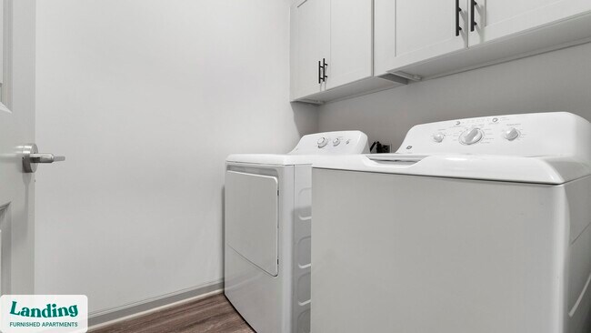 Building Photo - 900 E Six Forks Rd