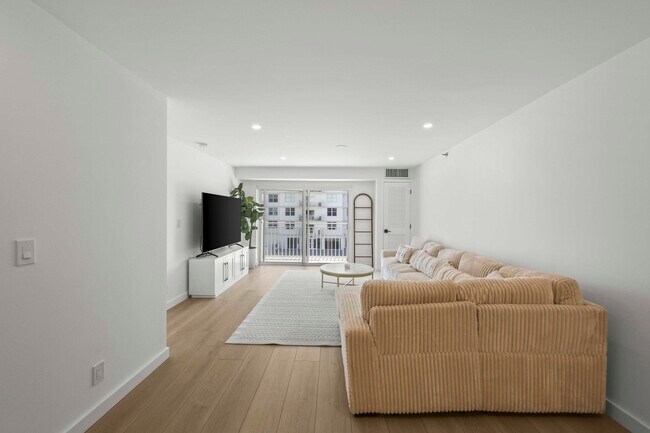 Building Photo - 4505 S Ocean Blvd