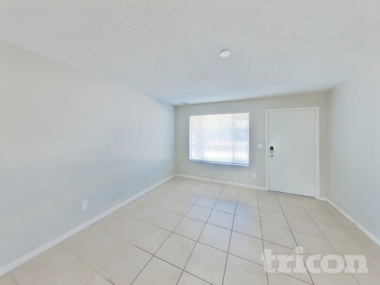 Building Photo - 6431 W Hatcher Rd