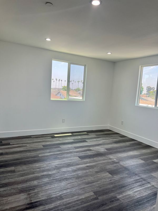 Building Photo - 791 E 41st Pl