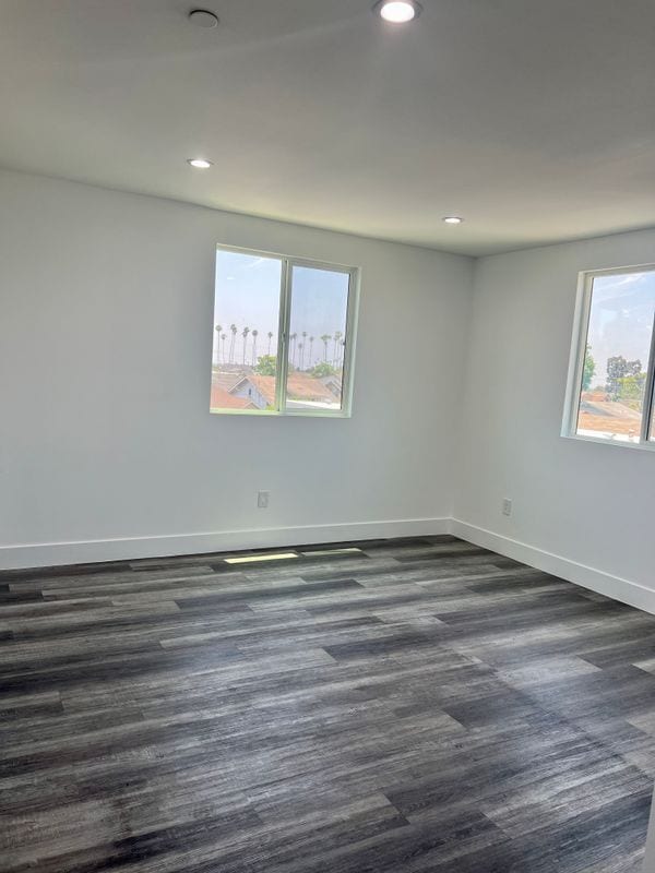 Building Photo - 791 E 41st Pl