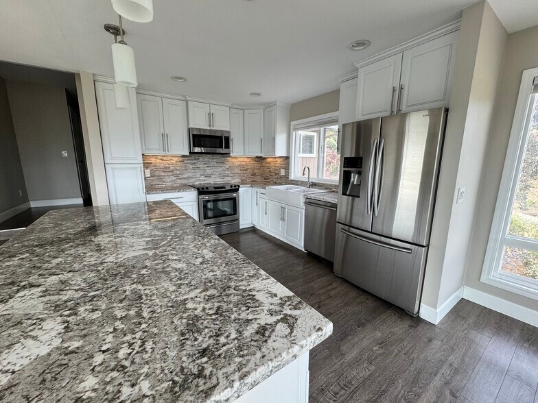 Building Photo - 1176 Dawnridge Ave