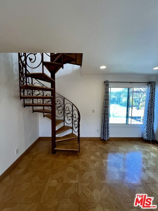 Building Photo - 7505 Hampton Ave