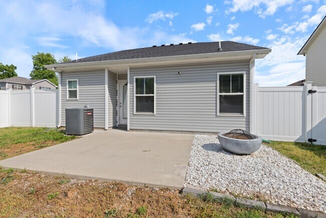 Building Photo - 200 Waterwheel Cir