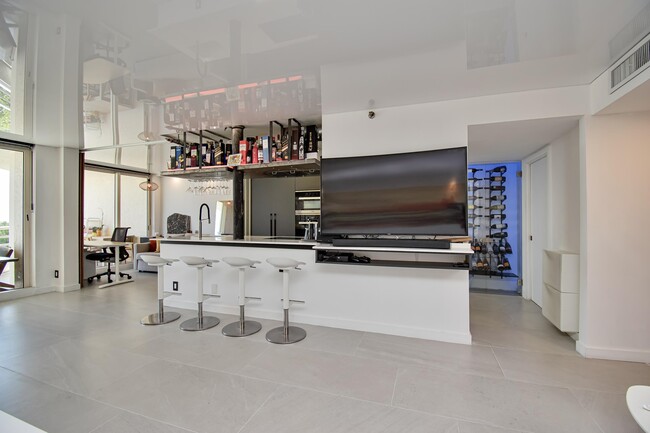 Building Photo - 4101 N Ocean Blvd