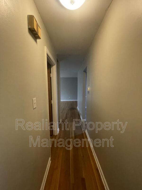 Building Photo - 1220 Gainesway Dr