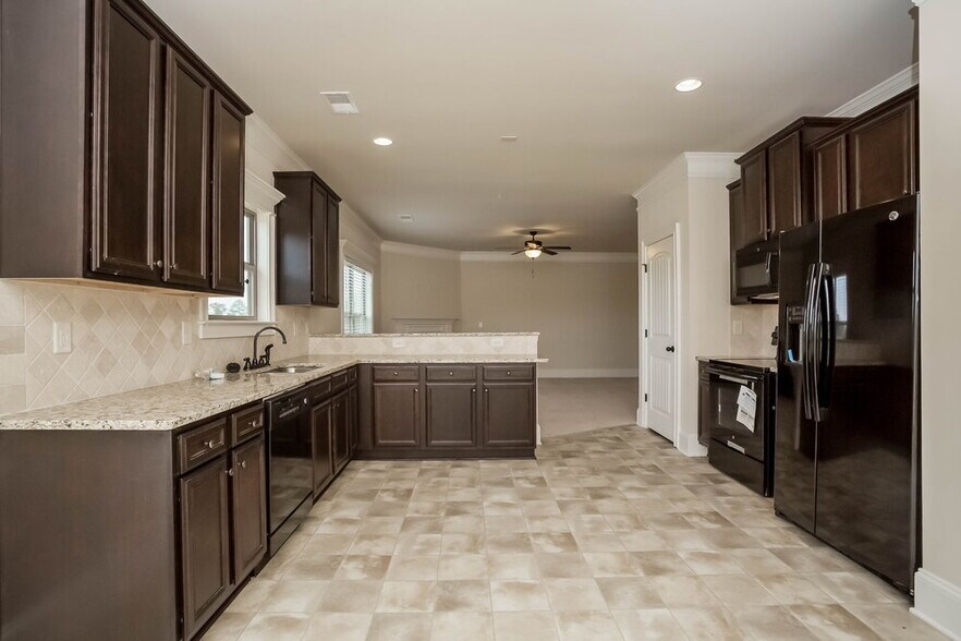 Building Photo - 413 Culloden Moor Dr