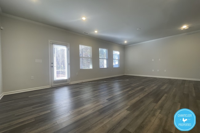 Building Photo - 5003 Fir Tree Ln