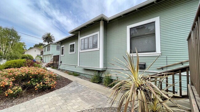 Building Photo - Charming Railroad District 2-Bedroom with Large Deck and 1-Car Garage