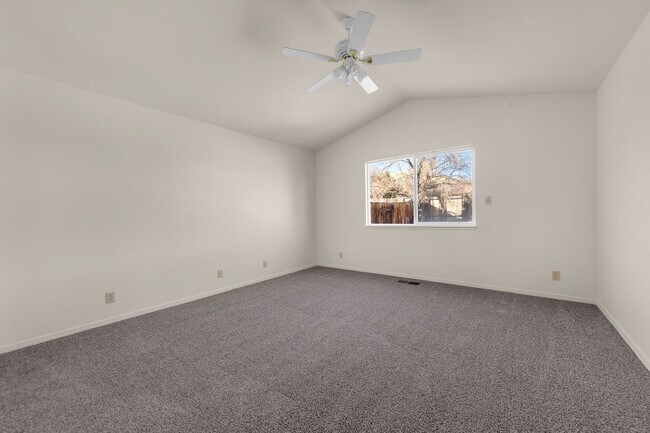 Building Photo - One Story Home in Sparks