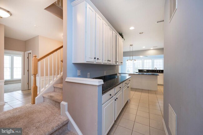 Building Photo - 311 Elmhurst Dr